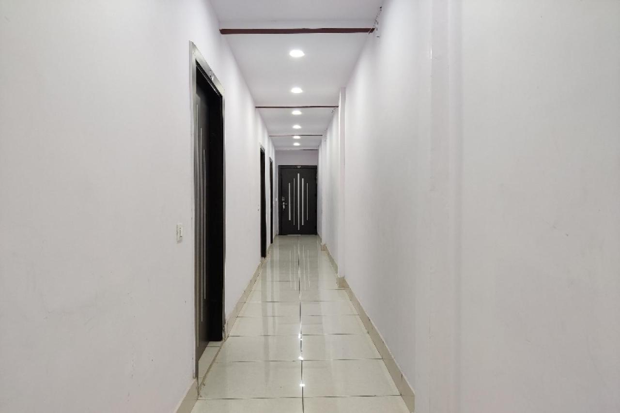 Oyo Hotel Laksh Kurukshetra Buitenkant foto