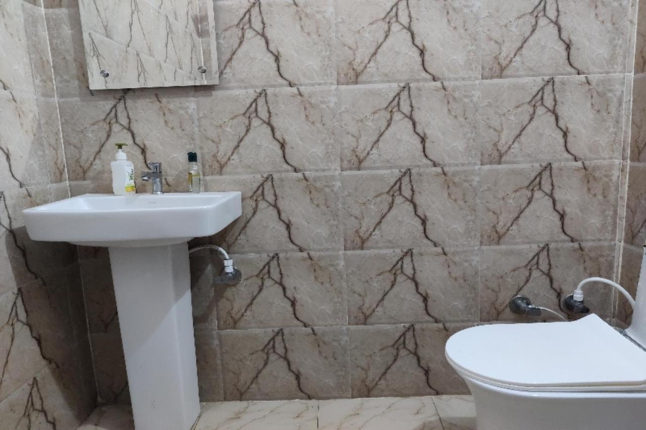 Oyo Hotel Laksh Kurukshetra Buitenkant foto